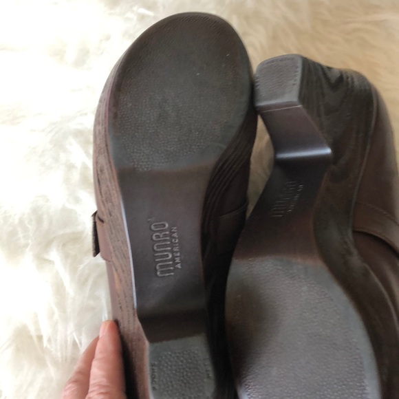 Munro American Staci Women’s Brown Leather Mules - Picture 8 of 8